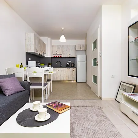Apartment Radiant Retreat - Bright 1bd Haven In By Flat Mаnager Plovdiv