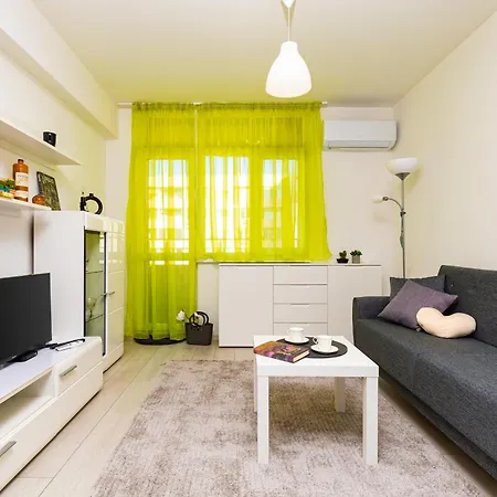 Apartment Radiant Retreat - Bright 1bd Haven In By Flat Mаnager Plovdiv