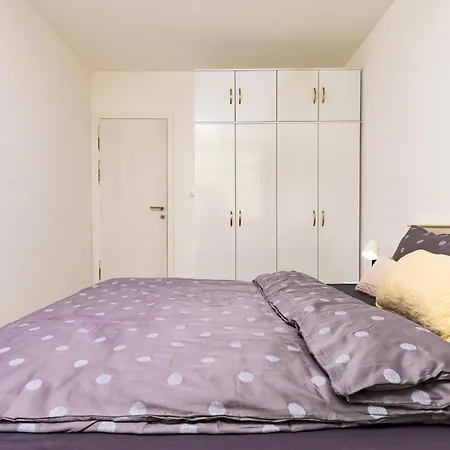 Radiant Retreat - Bright 1bd Haven In By Flat Mаnager *