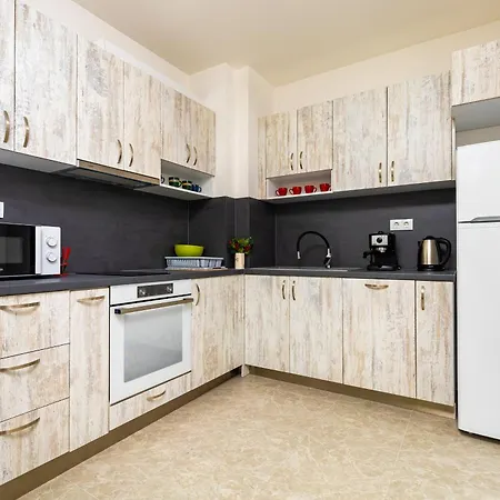 Radiant Retreat - Bright 1bd Haven In By Flat Mаnager * Plovdiv