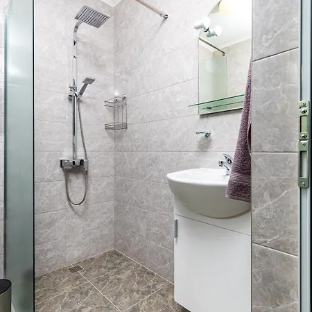 Apartment Radiant Retreat - Bright 1bd Haven In By Flat Mаnager
