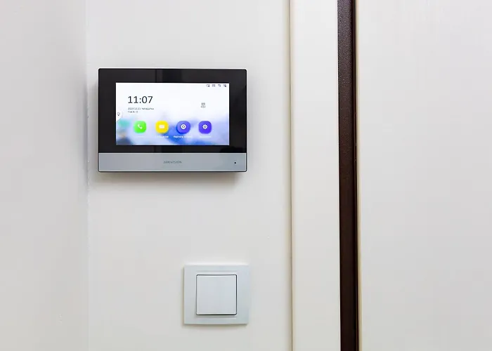 Radiant Retreat - Bright 1bd Haven In By Flat Mаnager * بلوفديف